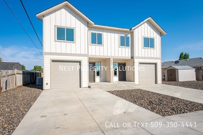 1070 S Grand Dr in Moses Lake, WA - Building Photo - Building Photo