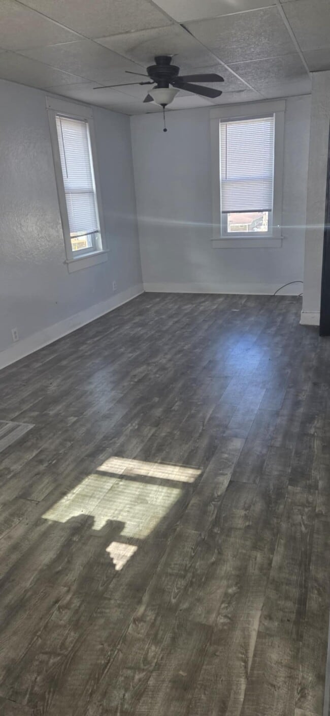 502 1/2 Ohio Ave, Unit 502 1/2 Ohio ave in Fairmont, WV - Building Photo - Building Photo