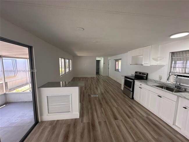 2957 SW 54th St in Fort Lauderdale, FL - Building Photo - Building Photo