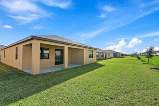 9989 SW Triton Wy in Port St. Lucie, FL - Building Photo - Building Photo