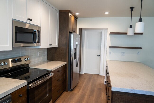 6206 Caminito Araya in San Diego, CA - Building Photo - Building Photo