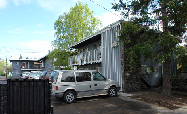 Mill High in Eugene, OR - Building Photo - Building Photo