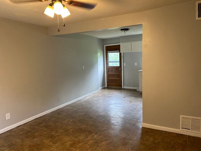 408 W Mahoney Dr in Derby, KS - Building Photo - Building Photo