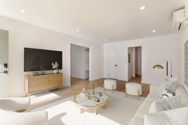 713 New Depot St in Los Angeles, CA - Foto de edificio - Building Photo