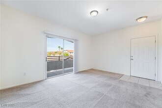 2291 W Horizon Ridge Pkwy in Henderson, NV - Building Photo - Building Photo