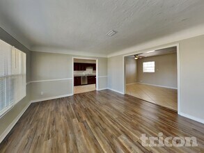 5601 N 16th St in Tampa, FL - Building Photo - Building Photo