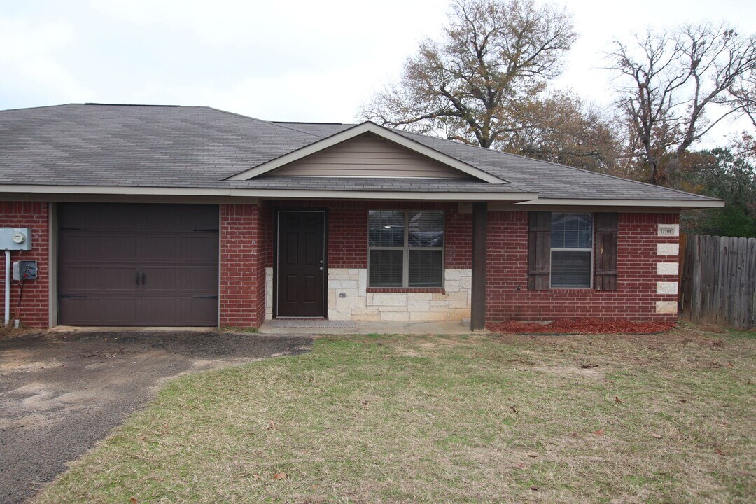 17072 Sentinel Ln in Lindale, TX - Building Photo