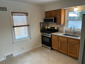 6602 Michigan Rd in Indianapolis, IN - Foto de edificio - Building Photo