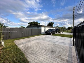 22045 SW 114th Ave in Miami, FL - Building Photo - Building Photo