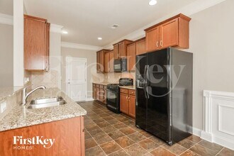402 Knothole Ln in Charlotte, NC - Building Photo - Building Photo