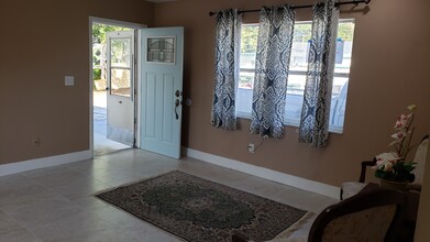 651 16th St NW in Largo, FL - Building Photo - Building Photo