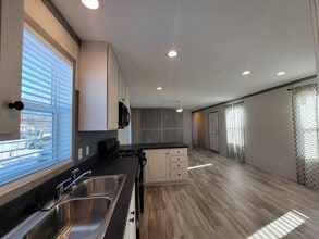 9080 Windward Dr in Algonac, MI - Building Photo - Building Photo