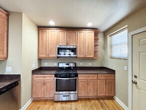 7410 N Damen Ave in Chicago, IL - Building Photo - Building Photo