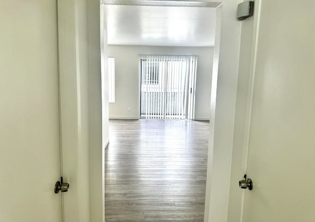 14826 Magnolia Blvd in Los Angeles, CA - Building Photo - Building Photo