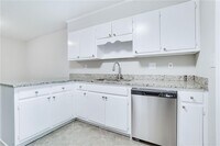 1143 Winston Dr photo'