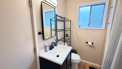 13601 SE 266th St in Kent, WA - Building Photo - Building Photo