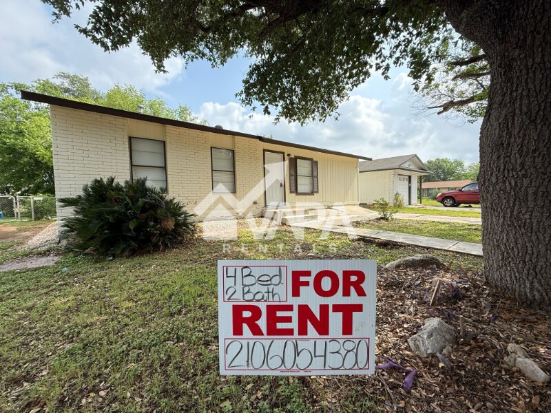 4847 Featherock Dr in San Antonio, TX - Building Photo