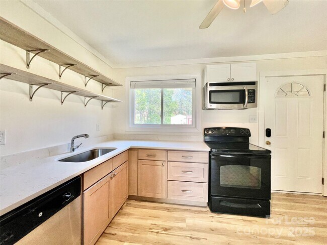 property at 5435 Lantana Ave