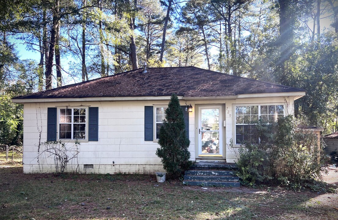 729 Woodbury Rd in Jackson, MS - Building Photo