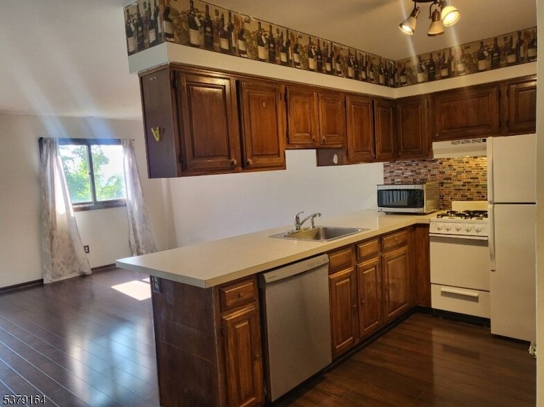 1 Red Lodge Dr in Vernon, NJ - Building Photo