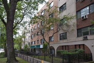 6954 N Sheridan Rd in Chicago, IL - Building Photo