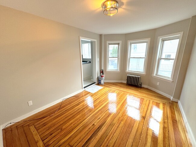 145 Union St, Unit 1 in Everett, MA - Building Photo - Building Photo