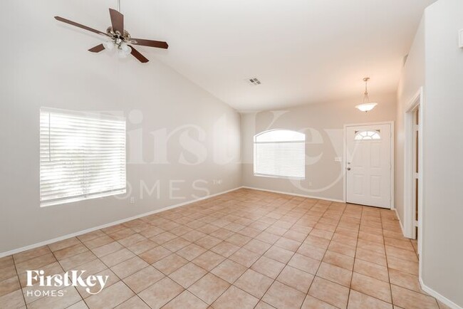 3016 Myrtle Creek Ct in North Las Vegas, NV - Foto de edificio - Building Photo