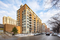 Les Jardins Windsor in Montréal, QC - Building Photo - Building Photo