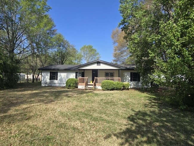 2619 W Black Creek Rd in Florence, SC - Building Photo - Building Photo