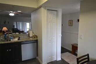 161 Lakeside Dr in Oldsmar, FL - Building Photo - Building Photo