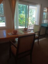 110 Meleana Pl in Honolulu, HI - Building Photo