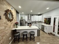 840 Threadneedle St photo'