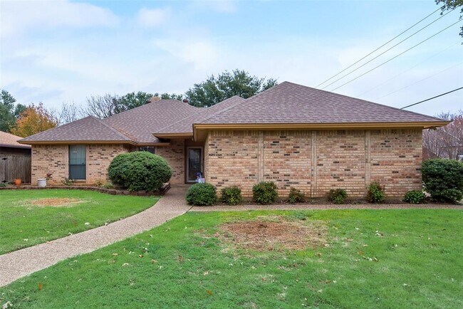7825 Silveridge Dr in Fort Worth, TX - Building Photo - Building Photo