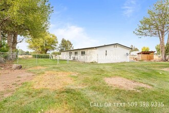 10407 Kory Ln NE in Moses Lake, WA - Foto de edificio - Building Photo