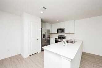 2810 Silent Wy in Crandall, TX - Building Photo - Building Photo