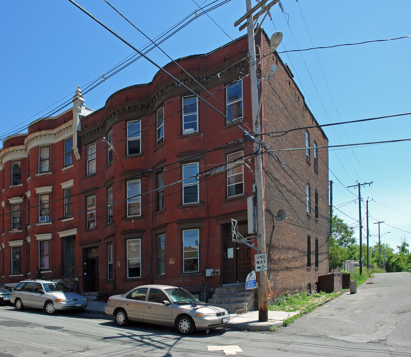 12-14 Hutton St in Troy, NY - Building Photo