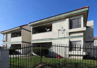 Placentia Garden Apartments in Placentia, CA - Building Photo - Building Photo