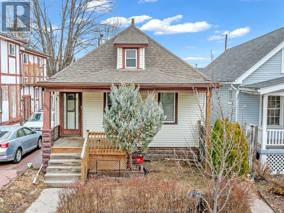 430 McEwan Ave in Windsor, ON - Building Photo