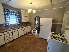 140 W 16th St in Anderson, IN - Foto de edificio - Building Photo