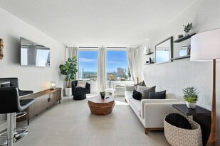 West 7th Apartments in Tulsa, OK - Building Photo