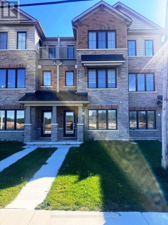 21 Melody Ln in Thorold, ON - Building Photo