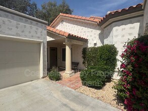 269 Vista Royale Cir W in Palm Desert, CA - Building Photo - Building Photo