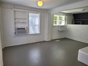 1403 Windsor Rd in Austin, TX - Building Photo - Building Photo