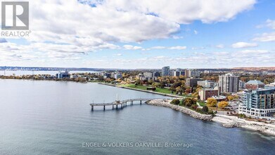 370 Martha St in Burlington, ON - Building Photo - Building Photo