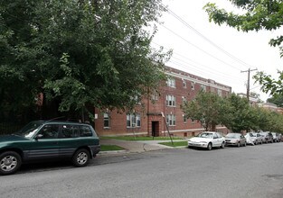 1418-1424 Somerset Pl NW in Washington, DC - Building Photo - Building Photo