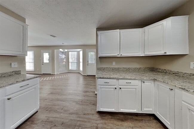 16923 Poplar Hill St