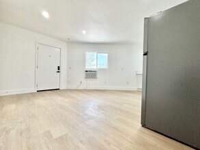 1000 Coronado Terrace in Los Angeles, CA - Building Photo - Building Photo