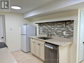 24 Yardmaster Dr in Brampton, ON - Building Photo - Building Photo