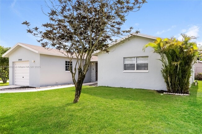 22458 SW 56th Ave in Boca Raton, FL - Building Photo - Building Photo