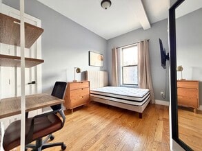 Furnished room/NOT APARTMENT, Unit 4B in Brooklyn, NY - Foto de edificio - Building Photo